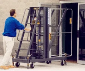Ballymore BL-315 maintenance lift shown from an alternate angle