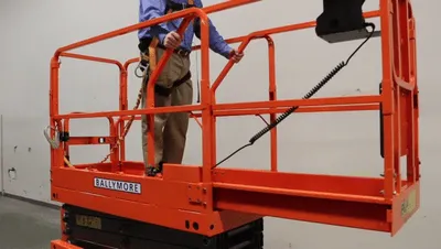 Ballymore DMSL-26 platform lift shown from an alternate angle