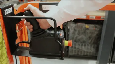 Ballymore DSL-32 platform lift shown from an alternate angle
