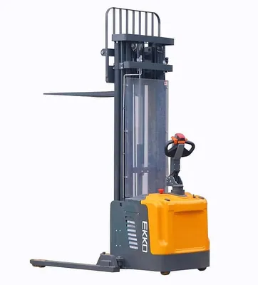 EKKO EB16EAS Electric Straddle Stacker 2