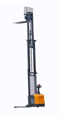 EKKO EB16EA Fully Powered Straddle Stacker 2