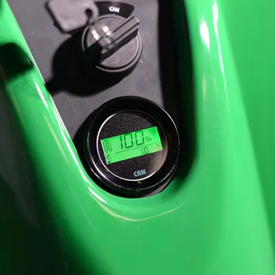 Electric Pallet Jack EP25E-LI, 5,500 lbs. Capacity Battery Percentage