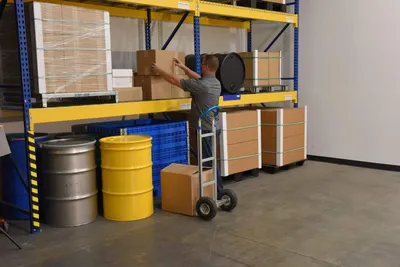 Vestil ALUM-LOOP hand truck shown from an alternate angle