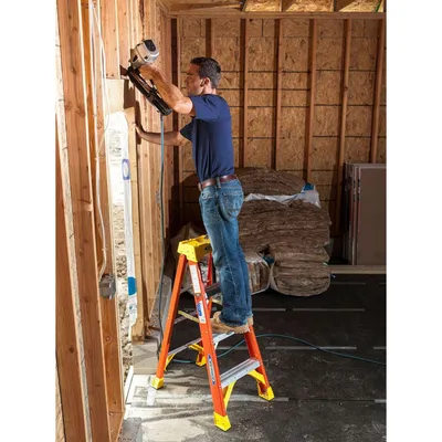 Vestil FBSL-4 ladder shown from an alternate angle