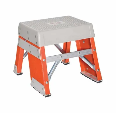 Vestil FBSS-1 ladder shown from an alternate angle
