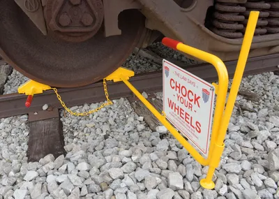 Vestil SRCFRC Steel Single Rail Chock with Flag Rail Chock