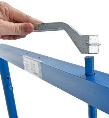Vestil POS-3672 posi-crank worker platform shown from an alternate angle